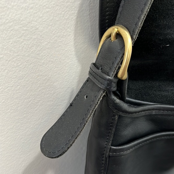 Vintage Black Leather Coach Flap Crossbody Bag - USA 4907 - Picture 4 of 16